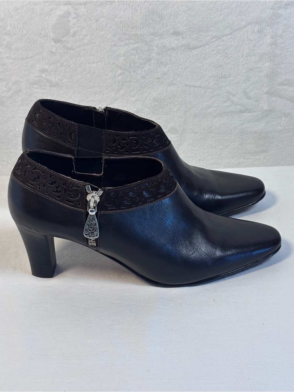 BRIGHTON Leather Reel Chocolate Brown Laser Cutout Heeled Ankle Bootie Sz 8